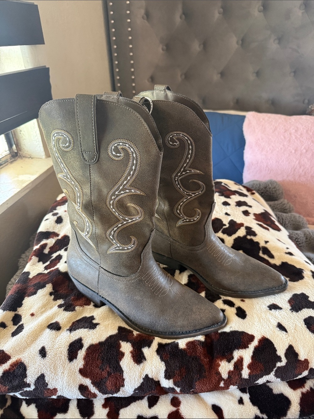 me too Olive Taupe Western Heeled Boots with Embroidered Swirl